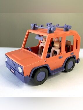 Bluey Heeler 4WD Family Vehicle Orange Jeep Top Opens 4 Seats Inside Moose Toys